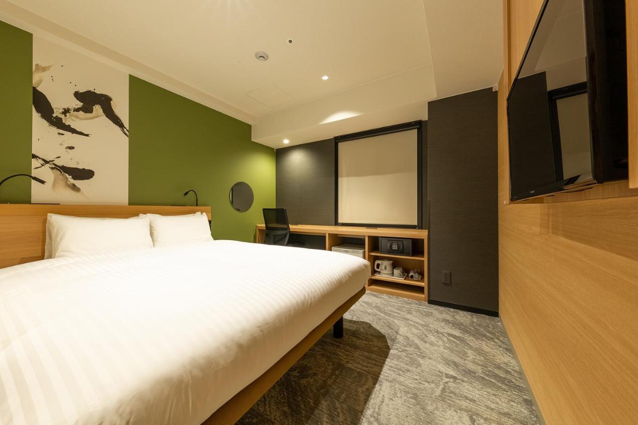 Queen Room,1005974182:JPEG